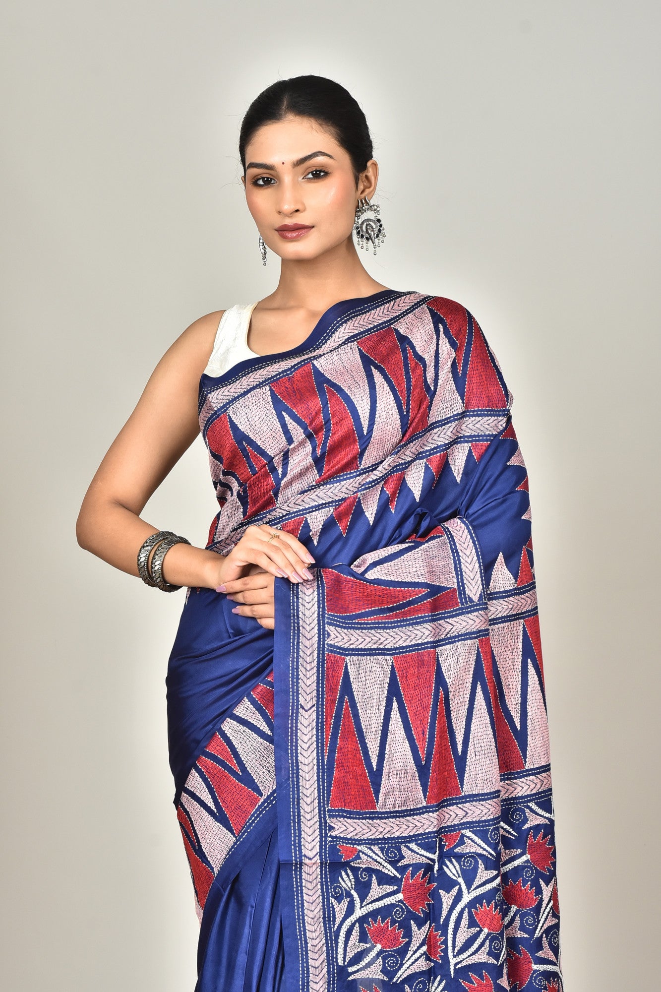 BANGALORE SILK KANTHA SAREE Thumbnail