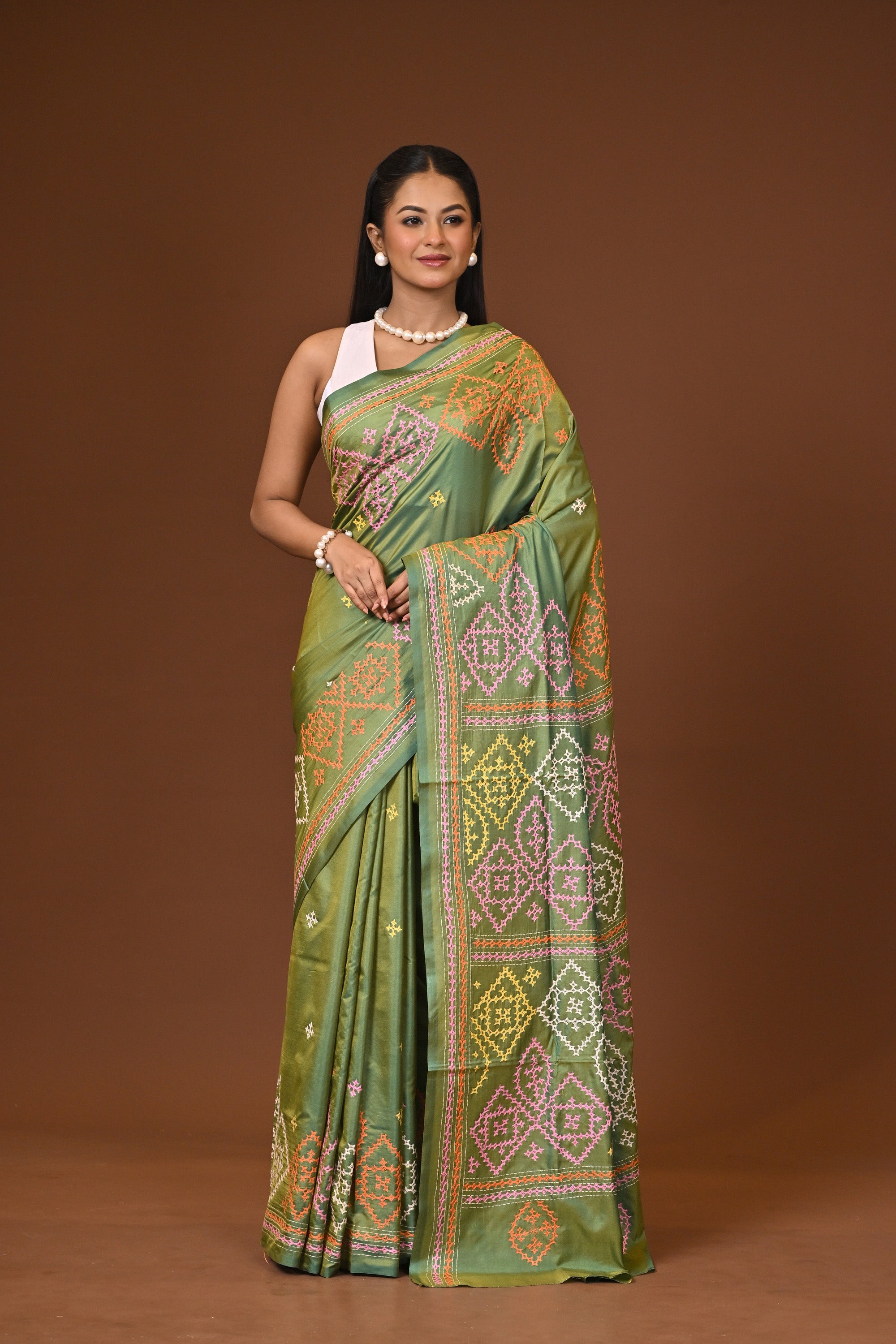 Blended Silk Kantha Stitch Saree Velvet Green Thumbnail