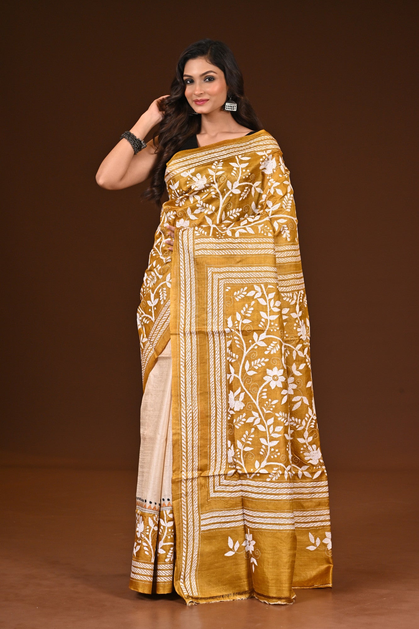 PURE SILK KANTHA SAREE Thumbnail